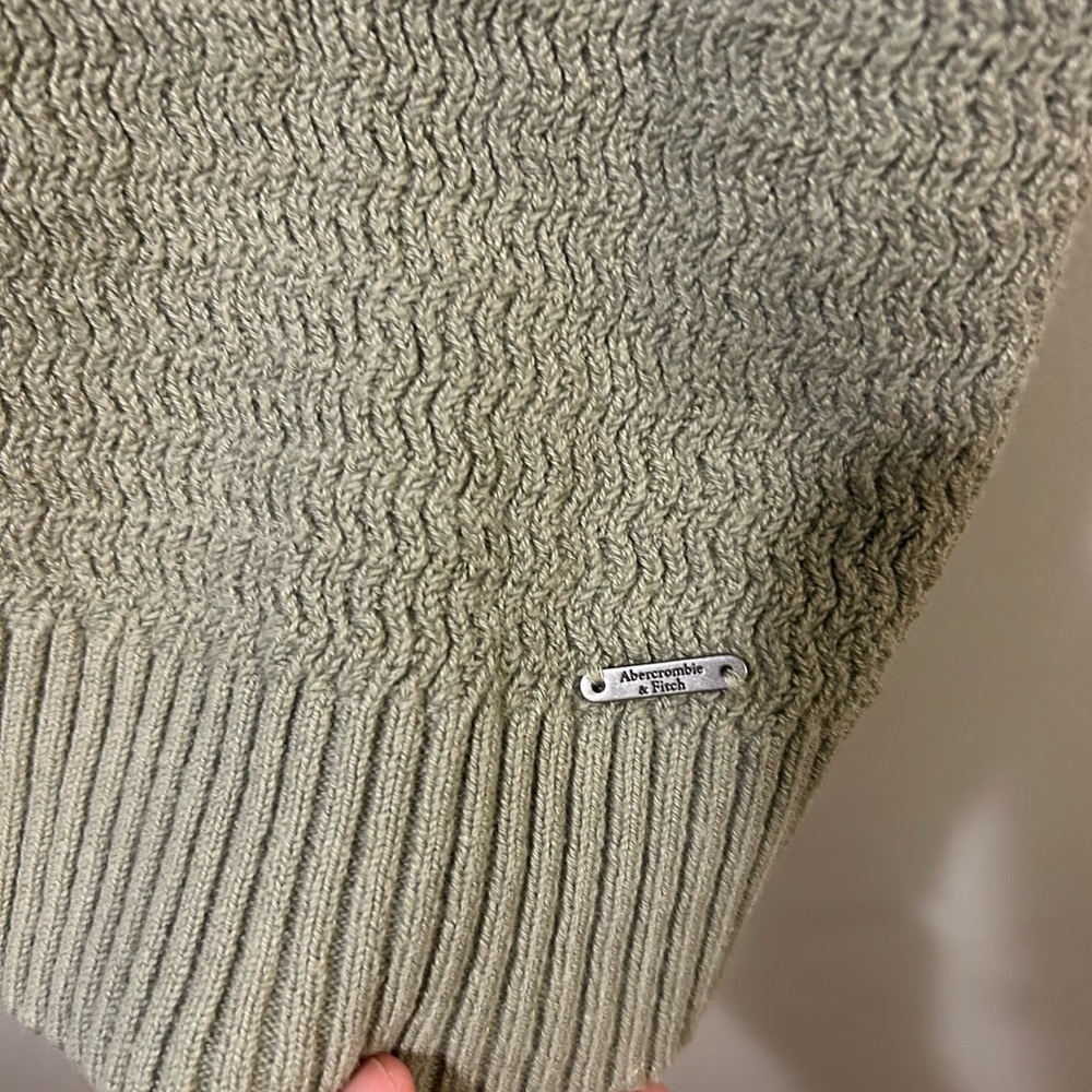 Abercrombie Olive Green Knit Women's Top Medium - Picture 3 of 6
